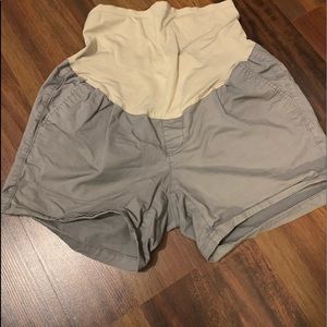 Maternity shorts